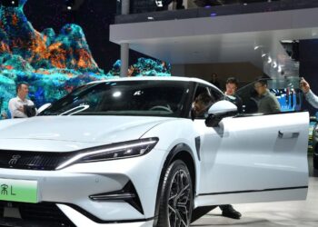 How Chinese EV manufacturers want to defeat European legacy automakers and Tesla