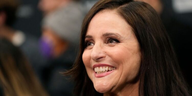 Jerry Seinfeld’s criticism of political correctness in comedy is viewed by Julia Louis-Dreyfus as a “red flag”