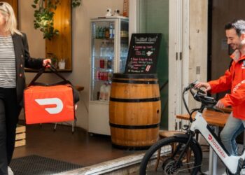Chief Business Officer of DoorDash Inc. Keith Yandell Sells 12,088 Shares