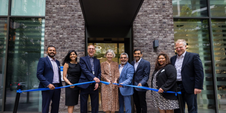 In London, a new GP “super surgery” is introduced