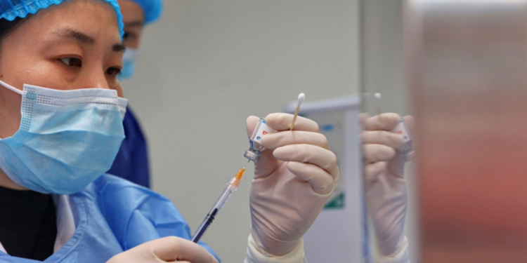 A virologist in Texas advises people to acquire the latest COVID vaccine