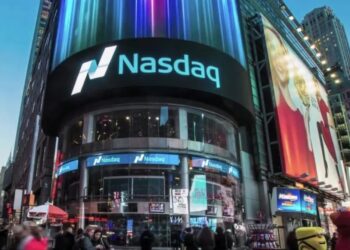 S&P and Nasdaq futures rise as Nvidia extends its rally