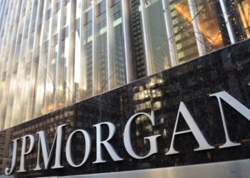 JPMorgan issues a warning on checking account fees