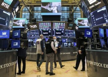 Megacaps help Nasdaq in erratic trading, with an emphasis on employment data