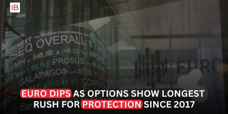Euro Dips as Investors Rush to Buy Protection Against Further Losses